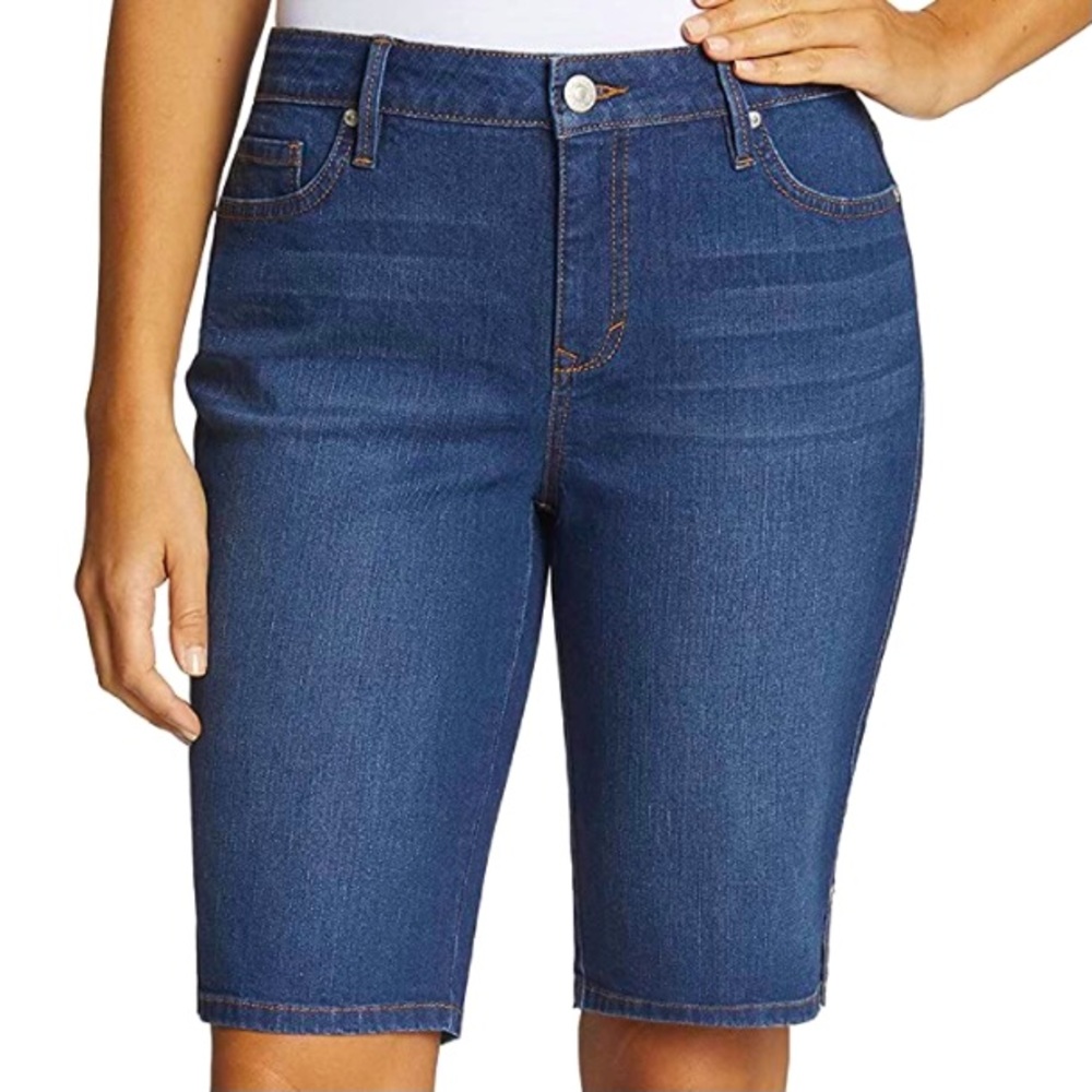 Gloria Vanderbilt plus size Jean Bermuda shorts.  Size 24W